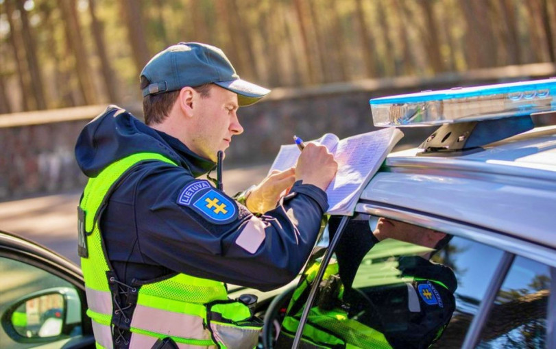 Šįryt Klaipėdos policijos pareigūnai nubaudė autobuso vairuotoją: išrašyta 450 eurų bauda