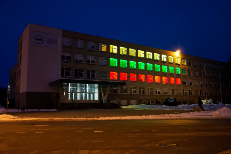 Klaipėdos valstybinė kolegija jungiasi į Lietuvos trispalvių jūrą