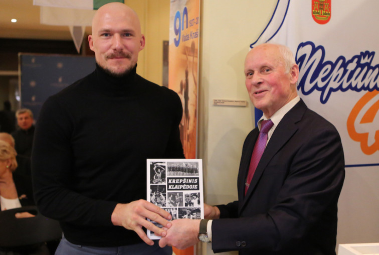 Klaipėdos sportininkų namuose pristatyta „Krepšinis Klaipėdoje“ knyga