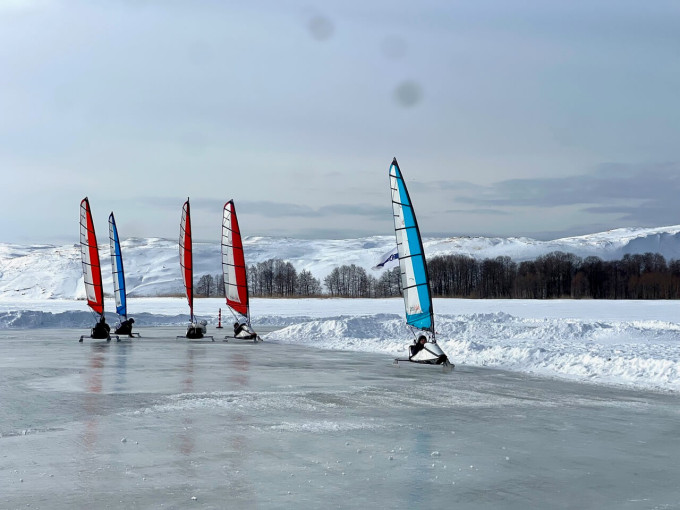 Nida šįmet tapo ledo jachtų sostine: nepaisant stichijų čia įvyko Baltijos šalių „Ice-Blokart“ čempionatas