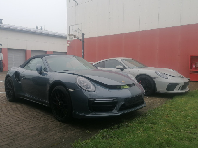 Prokuratūra teismui perdavė baudžiamąją bylą dėl Vokietijoje pavogtų prabangių automobilių gabenimo į Lietuvą