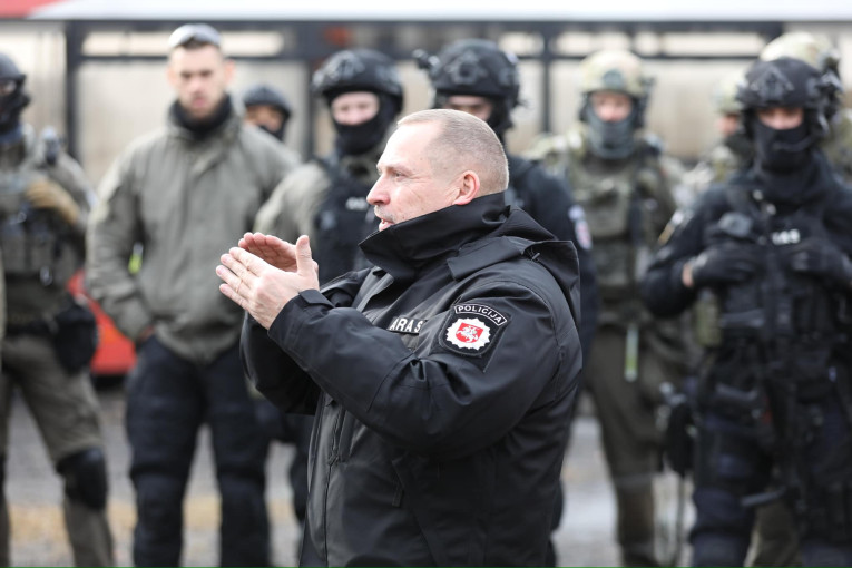 Po  33 metų tarnybos, antiteroristinių operacijų rinktinės „ARAS“ vadas Viktoras Grabauskas baigia karjerą