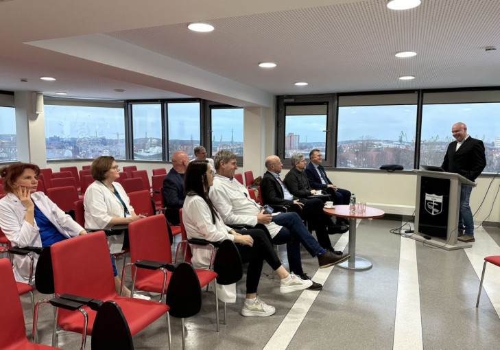 Klaipėdos universiteto ir Respublikinė Klaipėdos ligoninės pradėjo bendradarbiauti teikiant skubią pagalbą