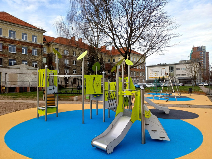 Klaipėdoje -  nauja moderni žaidimų aikštelė vaikams