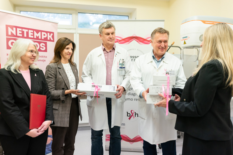 Tarptautinės moterų asociacijos dovana – vilties ženklas sveikstančioms po krūties vėžio