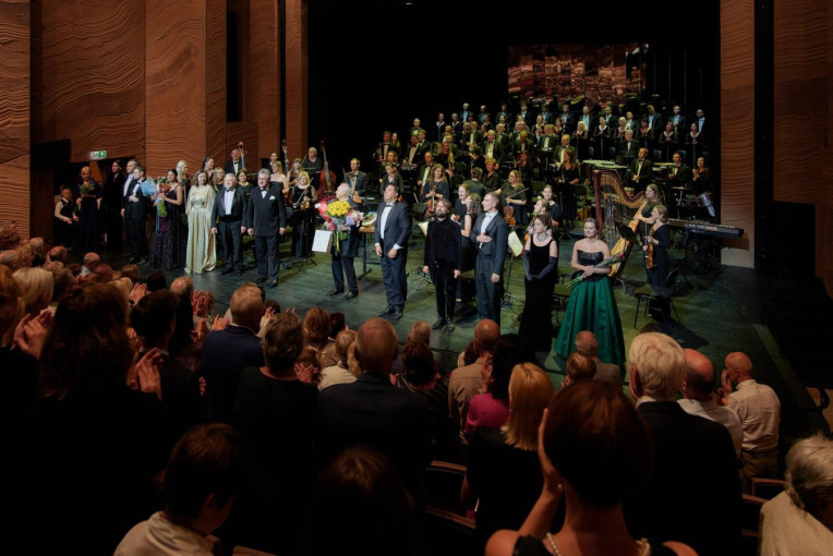 Muzikinio teatro garbės dirigentas Stanislavas Domarkas jubiliejų pasitiko su batuta rankose!