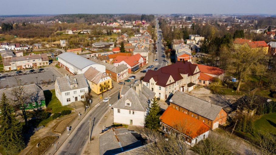 Priekulėje už 4 mln. eurų pradėta tvarkyti pagrindinė miesto gatvė