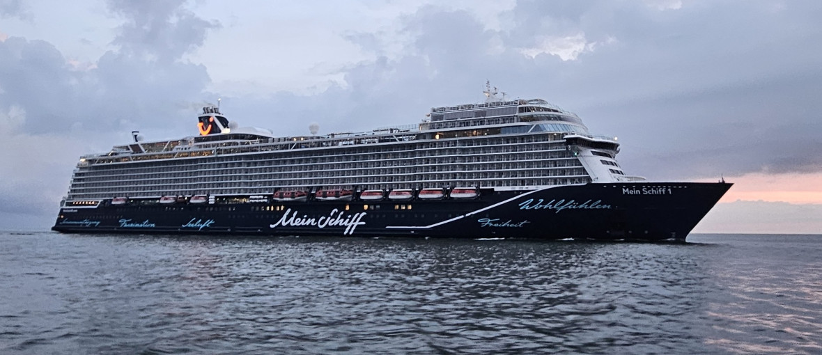 Klaipėdoje vieši didžiausias šio sezono kruizinis laivas „Mein Schiff1“