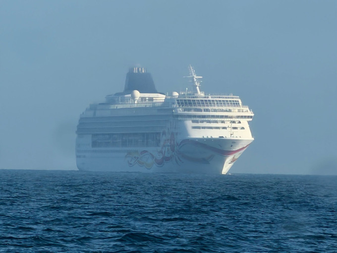 Klaipėdos uoste vieši kruizinis laivas „Norwegian Sun“ – į Lietuvą atplaukė daugiau nei du tūkstančiai turistų