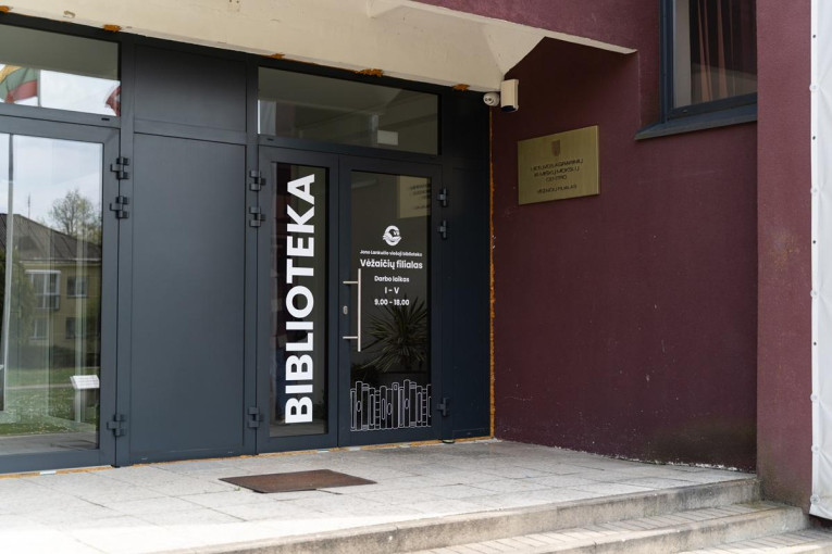 Vėžaičiuose duris atvėrė naujose patalpose įsikūręs bibliotekos filialas
