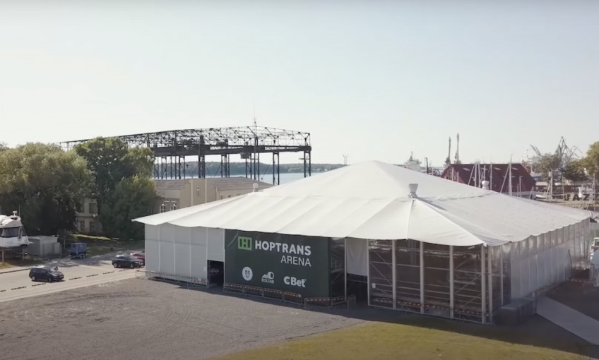 Klaipėdoje atidaryta viena didžiausių Europoje „Hoptrans“ lauko arena
