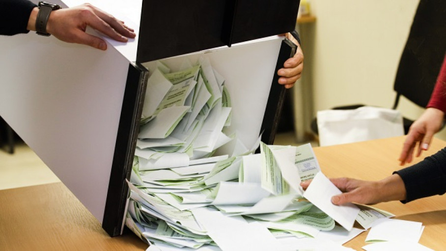 Savivaldos rinkimų registruotų politinės kampanijos dalyvių sąrašas perkopė 100