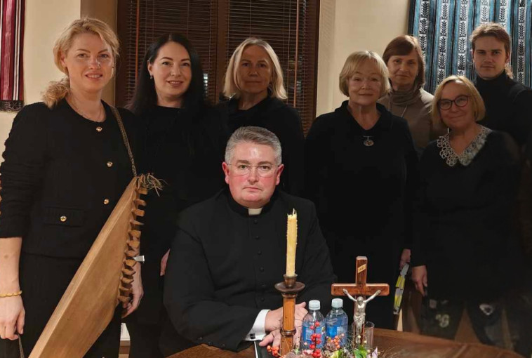 Vėlinių aštuondienio renginys Klaipėdoje: pagarba oriai mirčiai ir lietuvių tradicijoms