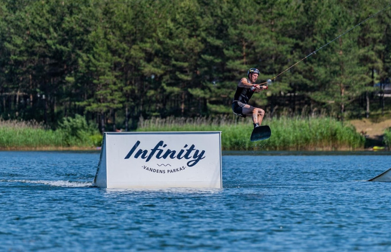 Veiklą stabdo „Infinity vandens parkas“