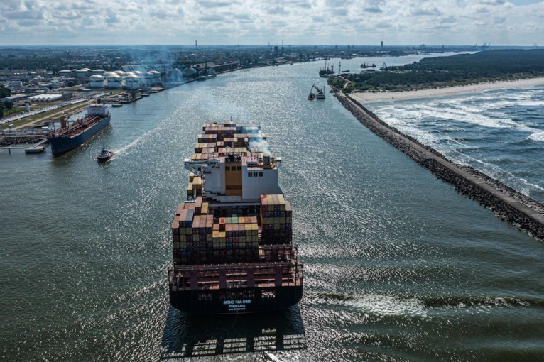 Pasaulinė laivybos milžinė atnaujina konteinerių paskirstymo veiklą Klaipėdos uoste