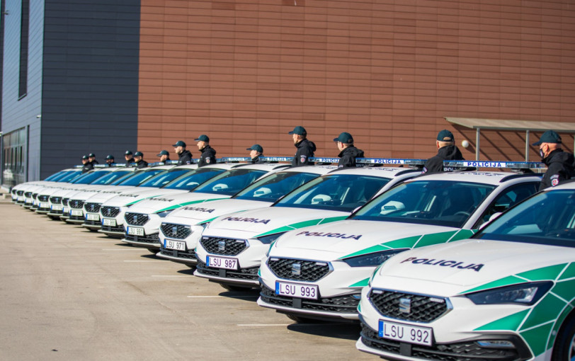 Klaipėdos apskrities pareigūnai gavo naujus tarnybinius automobilius