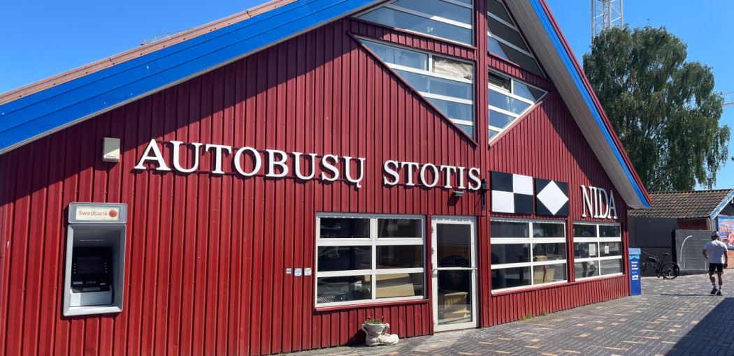 Pokyčiai Kuršių nerijoje: atnaujinta Nidos autobusų stotis, daugėja reisų ir paslaugų keliaujantiems