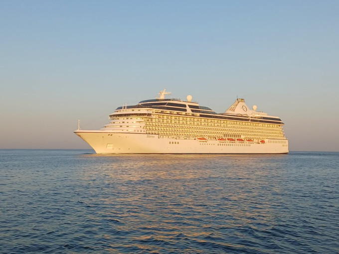 Į Klaipėdos uostą atplaukė kruizinis laivas „MS Marina“ su daugiau nei tūkstančiu keleivių