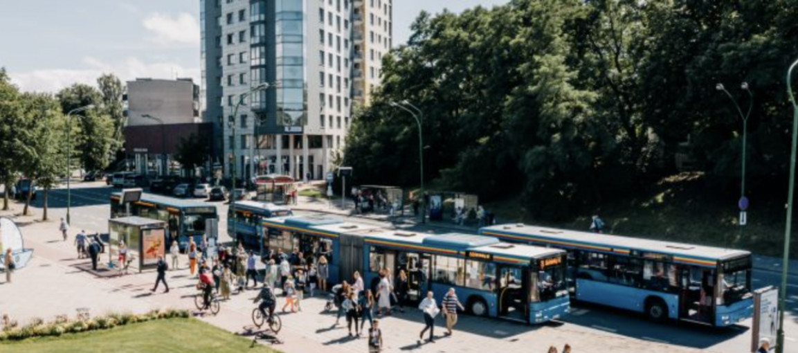 Koreguojami autobusų maršrutai Klaipėdoje per Jūros šventę, nepamiršo ir norinčių panaktinėti