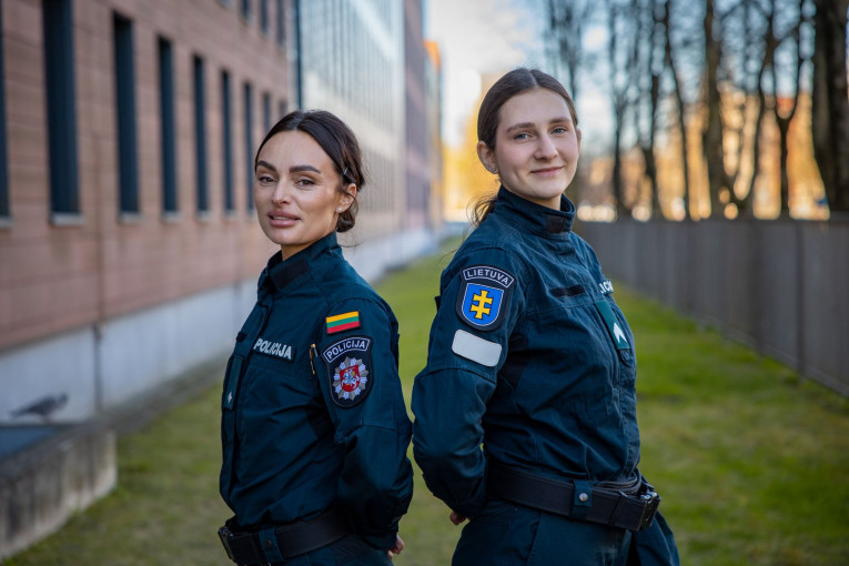 Tarnybą Klaipėdoje pradeda dvi naujos pareigūnės