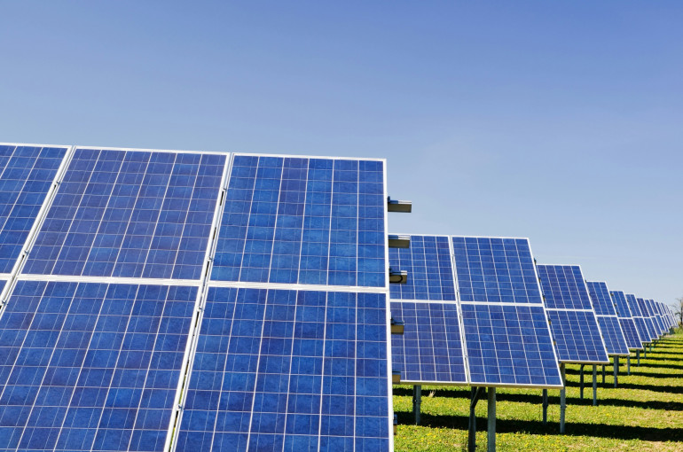 Klaipėdos gatves apšvies saulės energija: miestas žengia į naują tvarumo etapą