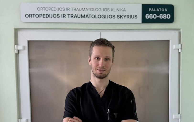 Klaipėdos universiteto ligoninės Ortopedijos ir traumatologijos kliniką papildė gydytojas Povilas Pilvinis