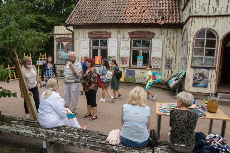 Smiltynėje uždaryti du mėnesius vykę tapybos plenerai