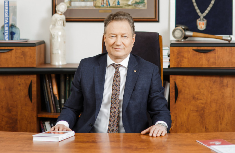 Išrinktas Klaipėdos universiteto rektorius