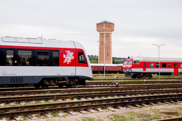 „Lietuvos geležinkeliai" grąžina vakarų Lietuvoje pamėgtą maršrutą