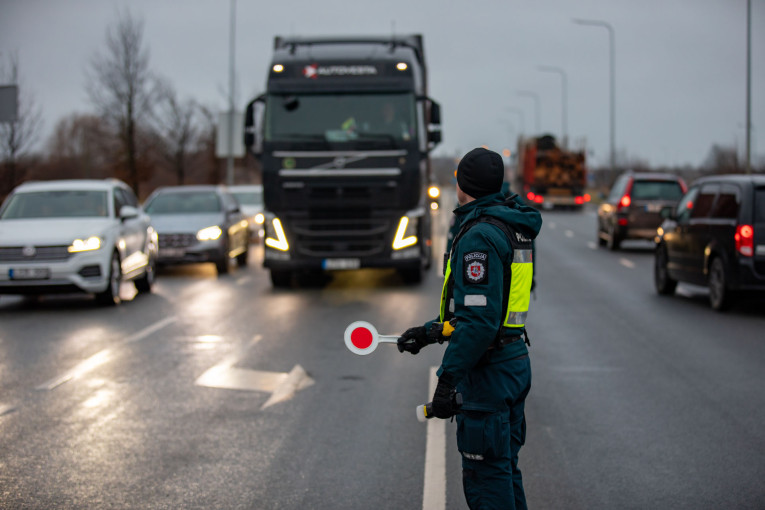 Klaipėdos apskrityje vyko sustiprintas autobusų ir krovininių automobilių vairuotojų patikrinimas