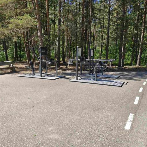 Sportui po atviru dangumi – nauji treniruokliai Giruliuose