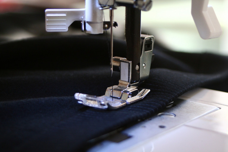 Siuvimo mašinos: kodėl naudinga namuose turėti siuvimo mašiną?