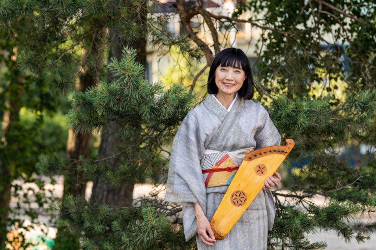 Lietuviškos kanklės pavergė japonės širdį: festivalyje Neringoje vieši ponia Yuko Yamasaki