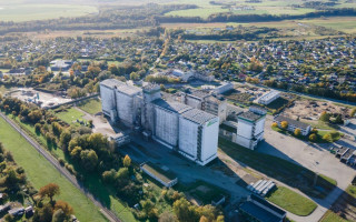 Gamybą atnaujina senas tradicijas turinti Kretingos pašarų gamykla