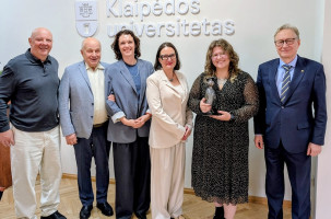Alfonso Žalio stipendiją įteikė Klaipėdos universiteto studentei Austėjai Navickaitei