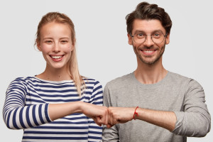 Rinkis, rekomenduok, dalinkis – internetas be sąskaitų visiems metams